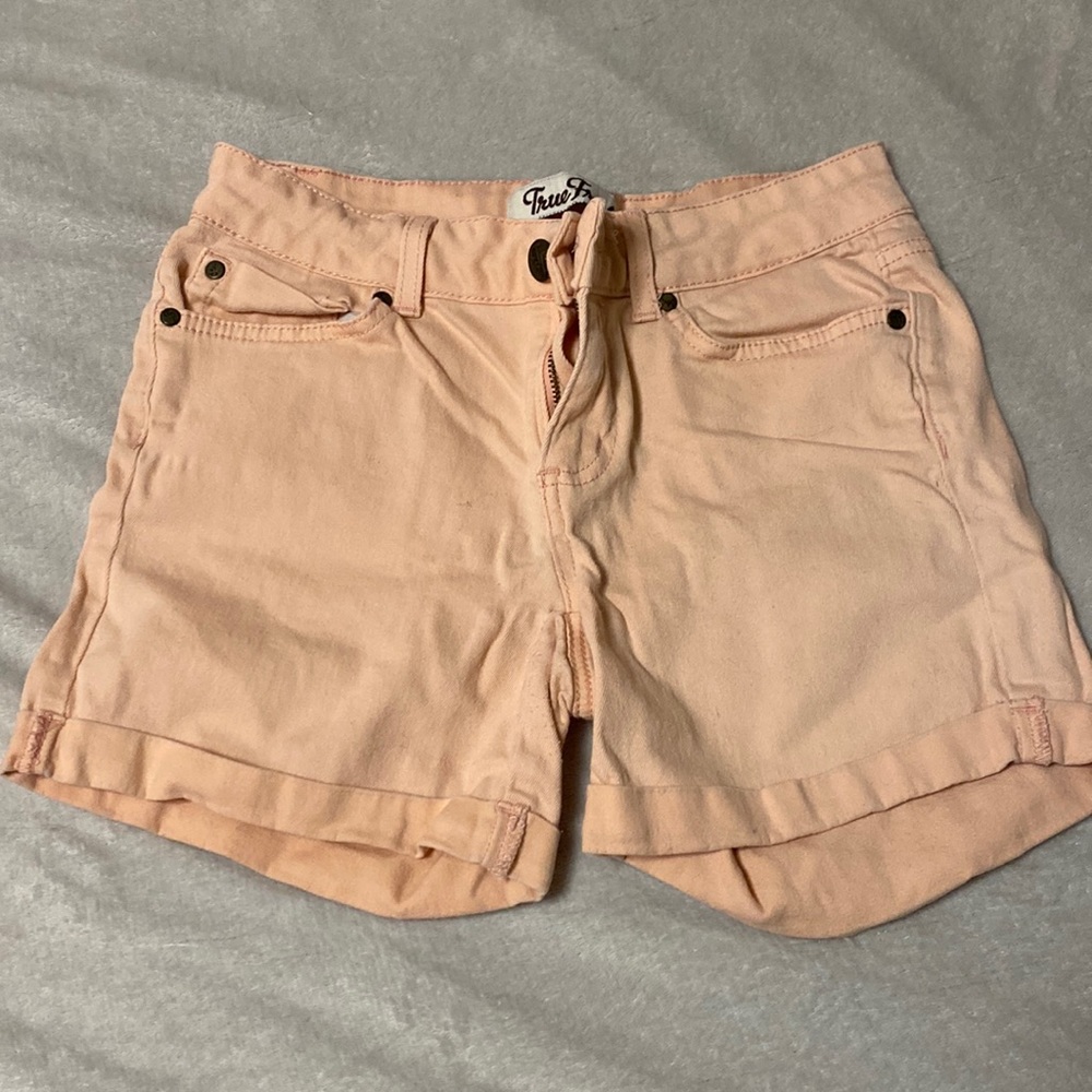 True Freedom size 5 coral shorts
